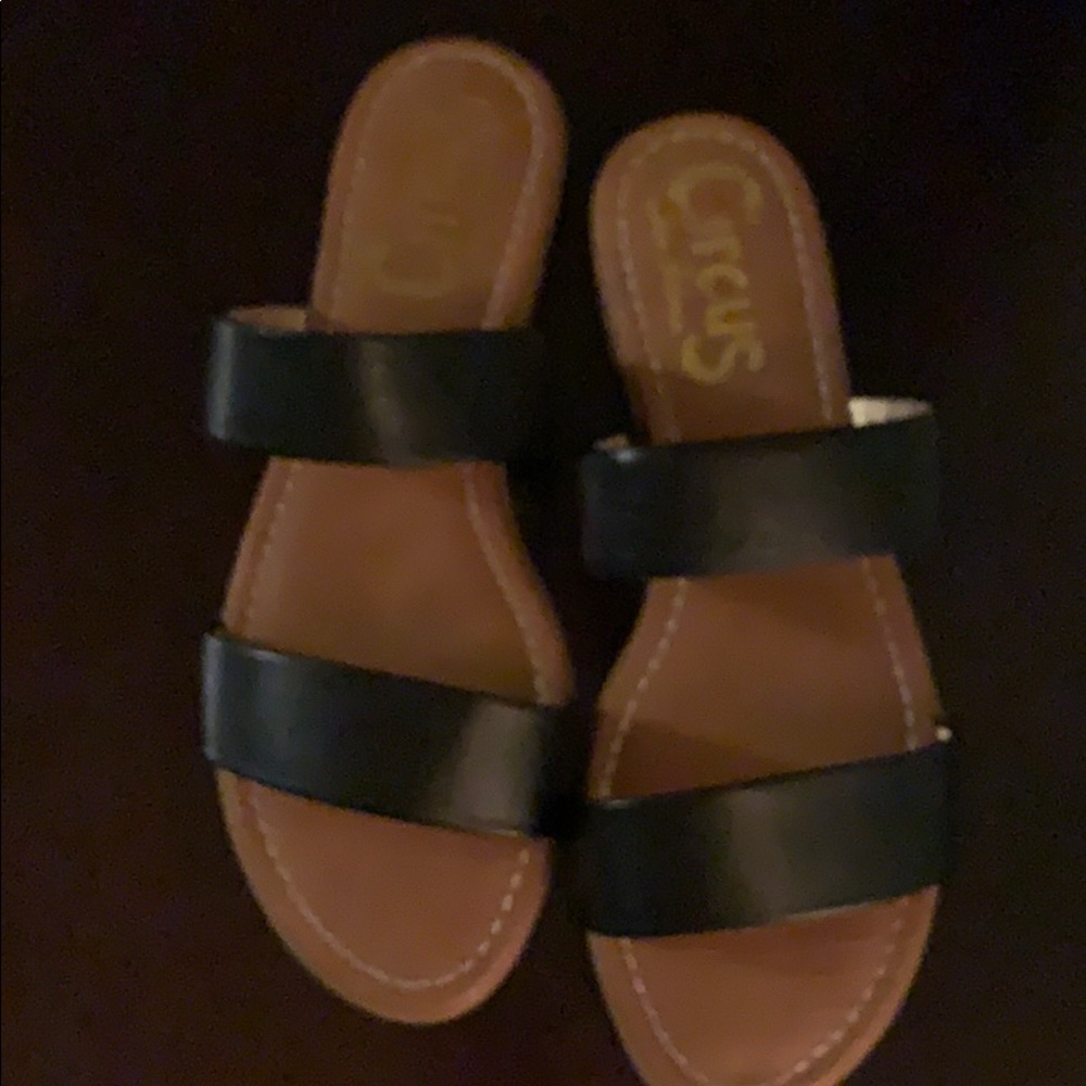 Slip on black sandals